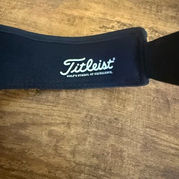 Titleist Black Visor with White Logo - Picture 2 of 6